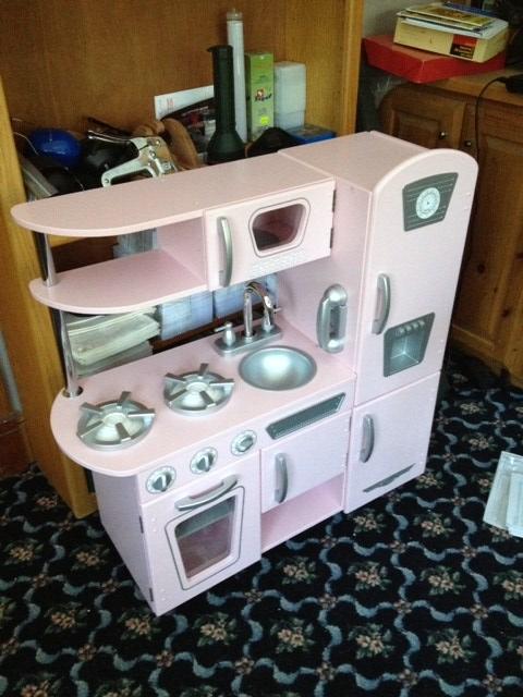 pink kitchen