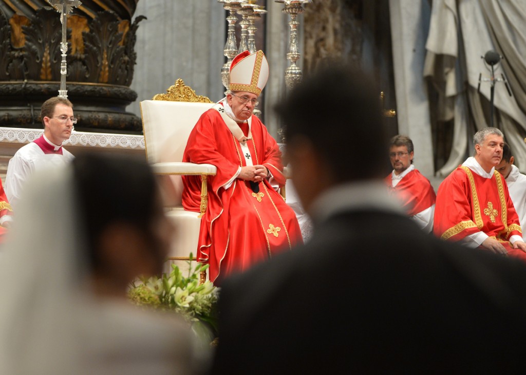 VATICAN-POPE-MASS-WEDDING